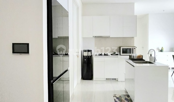 View Pool! Eligible for Mortgage! Lloyd Apartment 3 Bedrooms Fully Furnished Just Bring Your Suitcase! Home-like Apartment in the Heart of Alam Sutera City 2