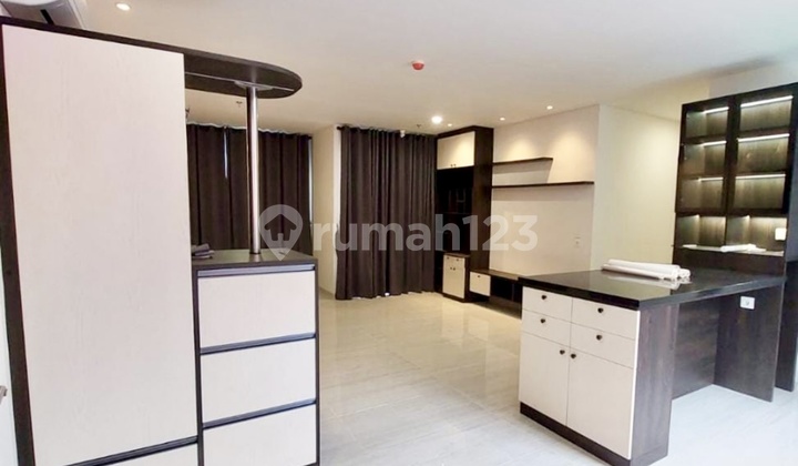 Home-like Apartment! Feels Like Living in a Villa – The Only One-of-a-Kind Comfortable Residence Concept in Alam Sutera, You'll Love the Super Premium Facilities. Home-like Apartment! Feels Like Living in a Villa – The Only One-of-a-Kind Comfortable Residence Concept in Alam Sutera, You'll Love the Super Premium Facilities.