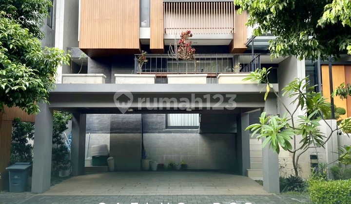 Just Bring Your Bags! Hassle-Free, Move In Right Away! Elite Area in Caelus BSD! Furniture By Cellini! Negotiable If Suitable!