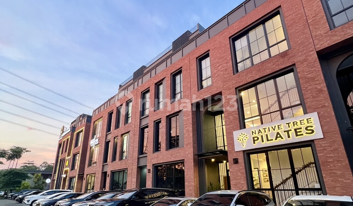 Ruko Paling Mewah! Weston Lane Alam Sutera! Hadap Jalan Boulevard Dikeliling Kampus Dan Perkantoran! Cocok Untuk Bisnis Anda