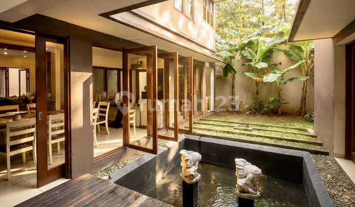 Cool! Villa-Style House in Versailles BSD! One Step to Toll, Best Area to Live 2