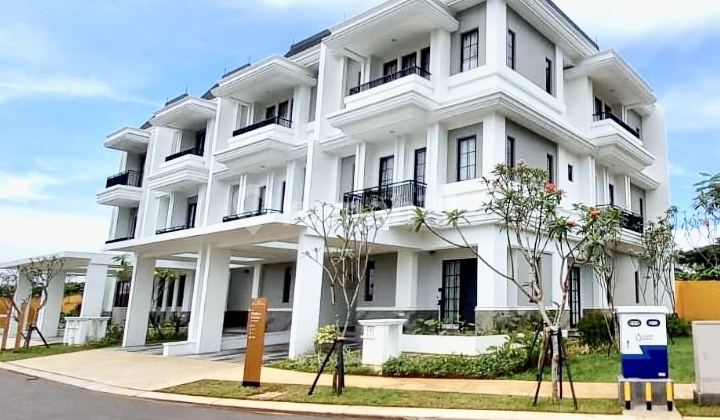 Dijamin Termurah! Sutera Winona! Lokasi Super Strategis Berada Di Jantung Alam Sutera! Dijamin Suka Kawasan Elite Selangkah Ke Toll Dan Mall Rumah Bagus Di Jl. Alam Sutera Boulevard, Pakualam, Kec. Serpong Utara, Kota Tangerang Selatan, Banten, Alam Suter 1