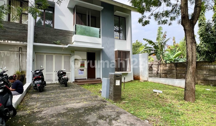 Full Garden House! Nothing Cooler! Suitable for Negotiation in the Very Strategic Palmyra Alam Sutera Cluster 2