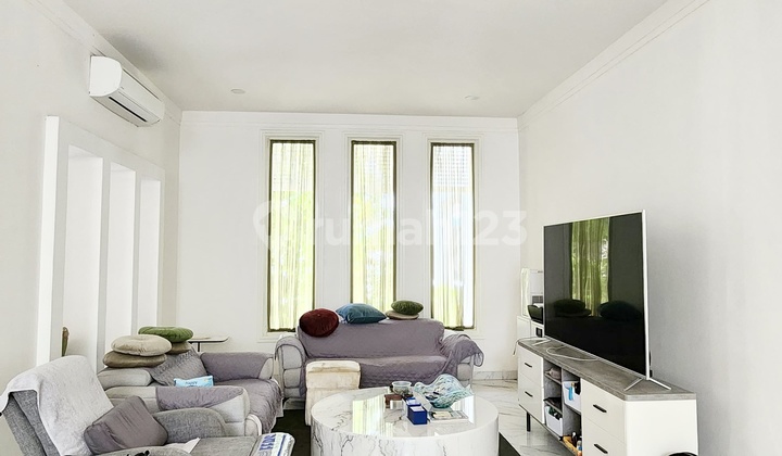 Just Bring Your Suitcase! The Palma Cluster is the Most Sought-After in Alam Sutera, an Elite, Super Comfortable, and Cool Area! You'll Definitely Love It! Super Strategic Location in the Heart of Alam Sutera. 2