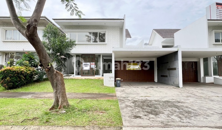 Cheapest! Main Road House in Victoria Silk, Alam Sutera! Ready to Occupied, Fast for Rent! Comfortable Area to Live Near Sports Club, Guaranteed Security! 2