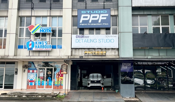Shop House Facing Main Road! 1 Minute from Toll Exit! Alam Sutera Business Area! You'll Love the Spacious Parking, Perfect for Starting a Business! 2