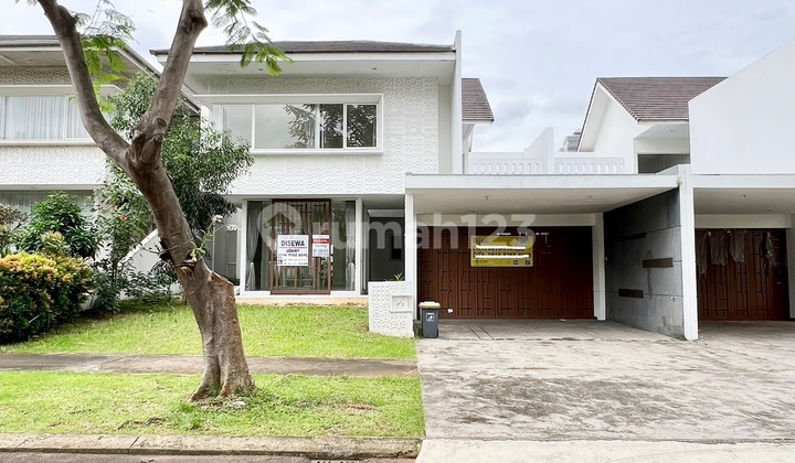 Posisi Di Jalan Utama! Rumah Di Kawasan Premium Cluster Victoria! Keamanan Super Ketat Lokasi Terbaik Selangkah Ke Mall Dan Toll