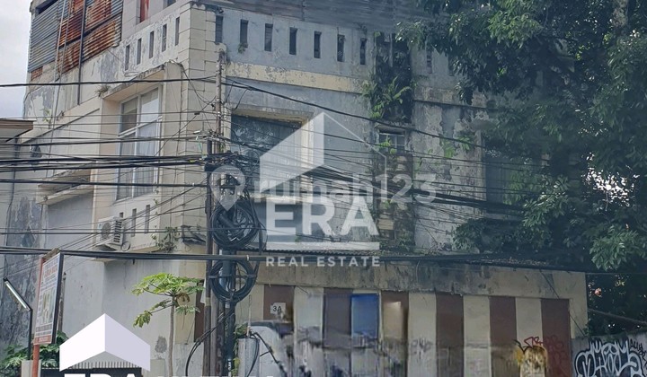 Ruko 3,5 Lt. Lebarmuka 8M di Mainroad Setiabudi, Bandung. Ruko 3,5 Lt. Lebarmuka 8M di Mainroad Setiabudi, Bandung.