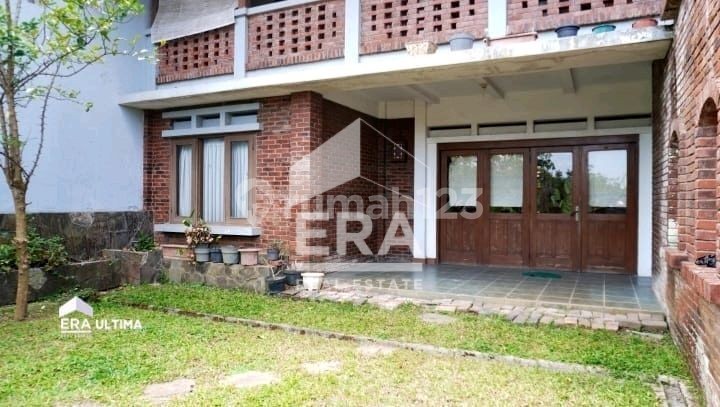 Rumah Luas Nyaman 2 lt. View Kota Cimahi di Setiabudi Regency, Sukasari, Bandung.