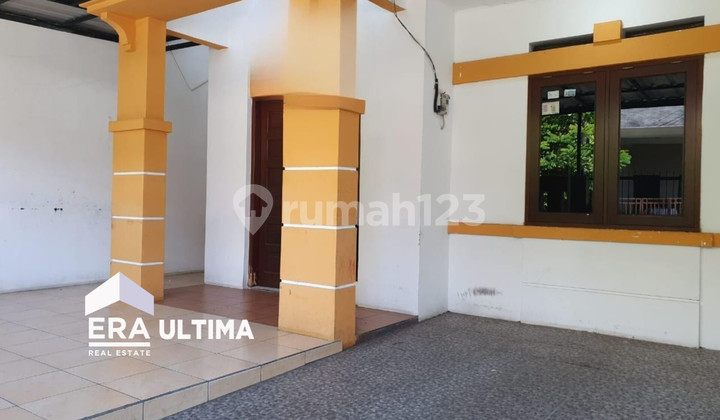 Ready-to-Occupy 1-Story Minimalist House Near Cimahi Town Square and Great Mosque
