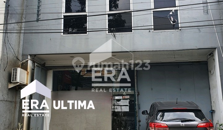 3-Storey Shophouse (12M X 8.5M) Suitable for Business & Residence in Gunung Batu, Near Pasteur Toll Road. 1