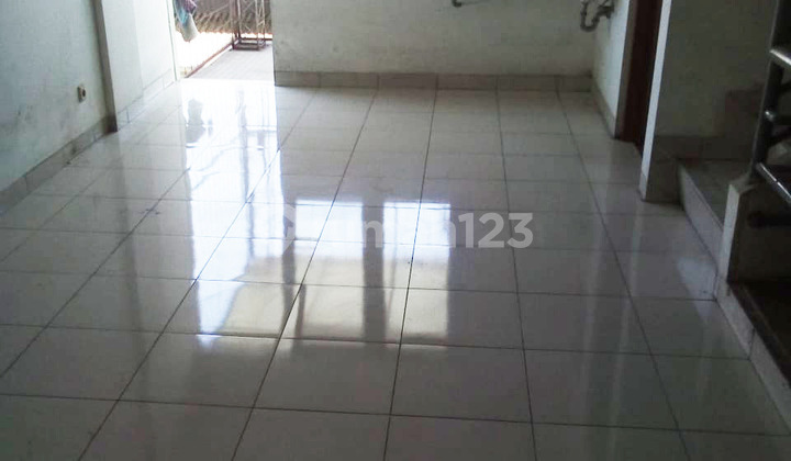 Strategic Ready-to-Occupy Shophouse Suitable for Office in Gunung Batu Pasteur 1