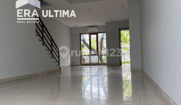 Ready-to-Use Shop House for Rent with Swimming Pool View in Pasteur, Bandung 2