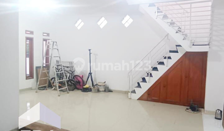 Rumah Semifurnished 2 Lantai Di Antapani, Bandung. 2
