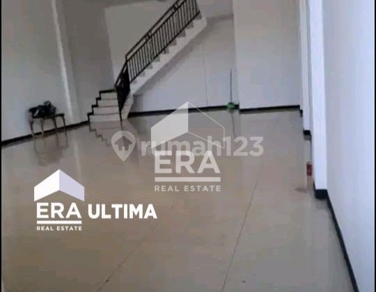 Ready-to-Use 2-Story Shop House. Mainroad Cihanjuang, North Cimahi.