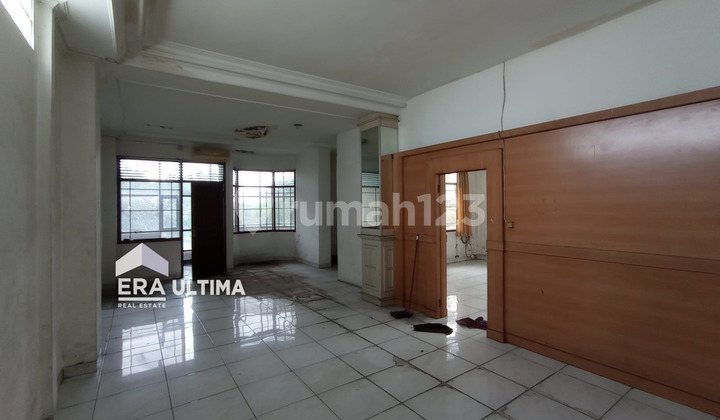 Strategic Spacious Shop House Suitable for Office and Business on the Map 2