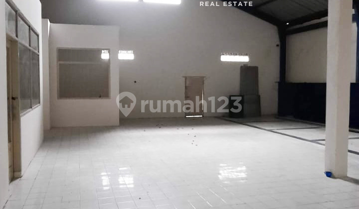 Strategic Shop House Suitable for Offices and Businesses in Banjaran