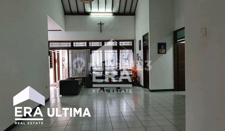 Fully Furnished 1-Story House with Front and Back Garden in Sarijadi, Sukasari Bandung.