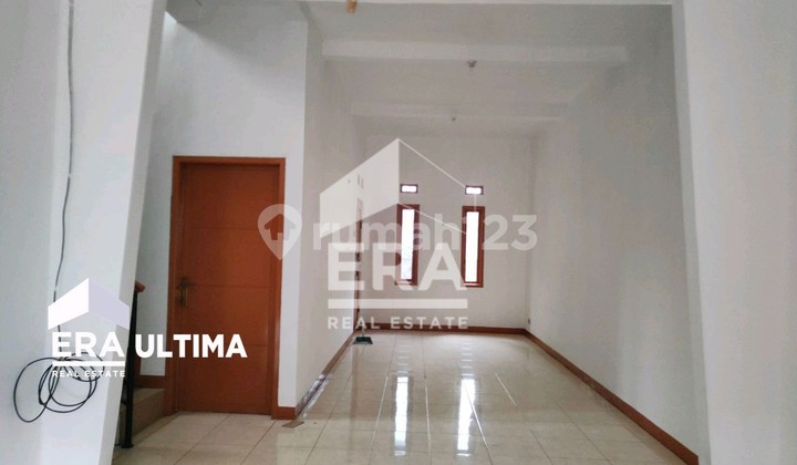 Jual Cepat!! Rumah 2 lt. di Pasadena Residence Caringin Bandung. 2
