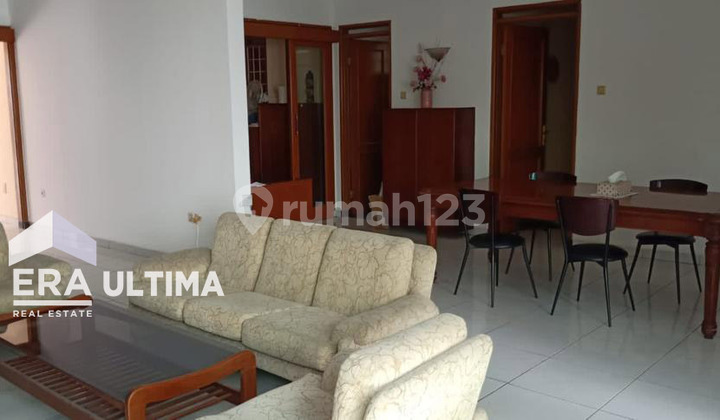Rumah Bagus Terawat Full Furnish Di Setrasari