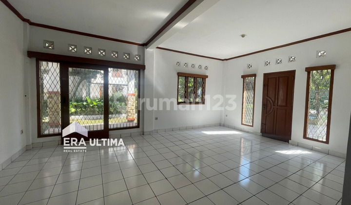 Rumah Siap Huni Strategis Sejuk Di Gegerkalong, Bandung