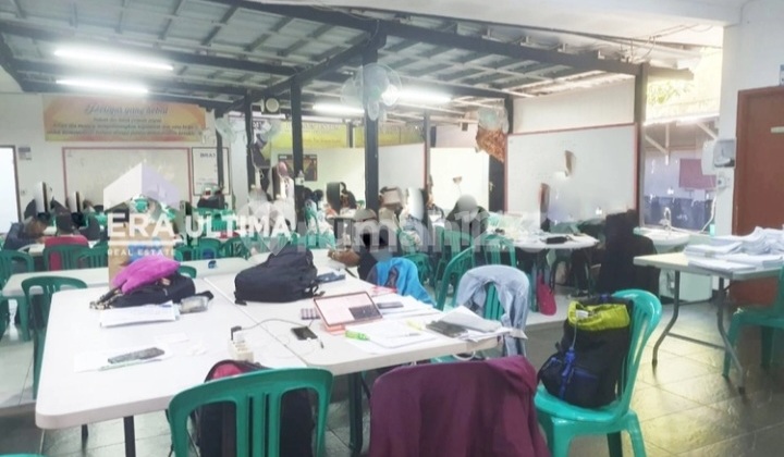 Ruang Usaha untuk Kantor atau Cafe di Sayap Riau