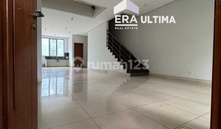 Ready-to-Use Shop House for Rent with Swimming Pool View in Pasteur, Bandung 1