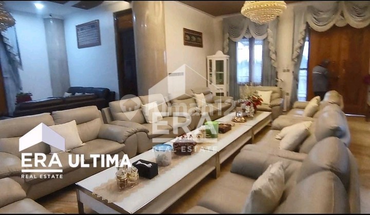 Luxury 3-Storey House. Suitable for Residence & Office on Mainroad Arcamanik, Bandung