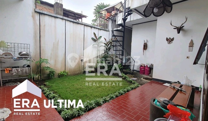 Rumah Bagus 1 Lt. Taman Depan dan Belakang, di Sarijadi, Sukasari Bandung. 2