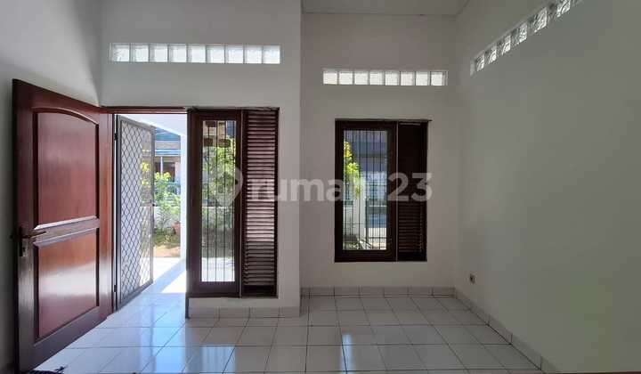 Semi-Furnished House in a Complex in Gunung Batu, North Cimahi 2