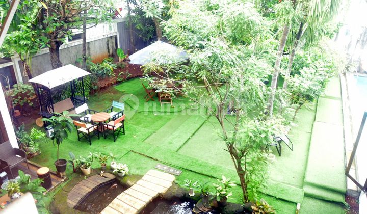 Ruma in Kemang 945M with Swimming Pool and North-Facing Garden