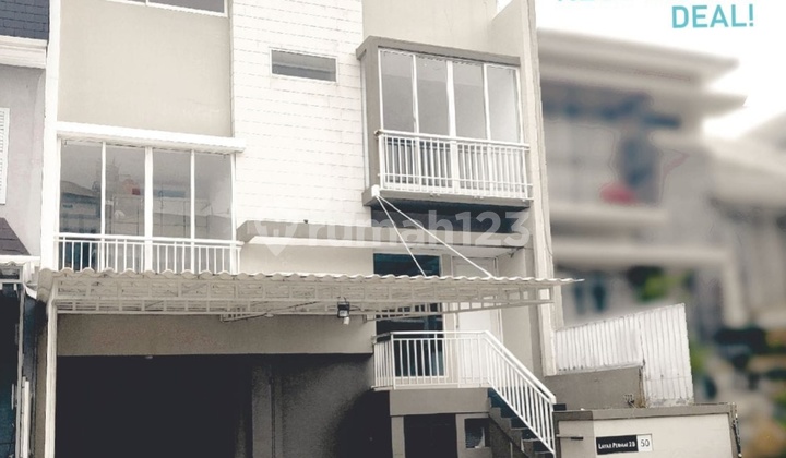 Rumah Pik1 Layar Permai 8x15 3lantai Full Renov Hadap Selatan