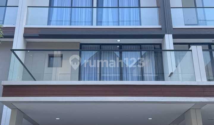 Kawasan Elit Rumah PIK2 Osaka Residence 6x10 Full furnished  2