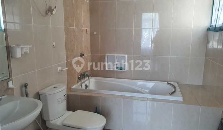 Sewa Rumah Crown Golf Pik 8x33 Fully Furnished Tinggal Huni 2