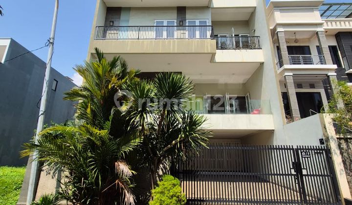 Grisenda Park House PIK 10x22 Facing North Grisenda Park House PIK 10x22 Facing North