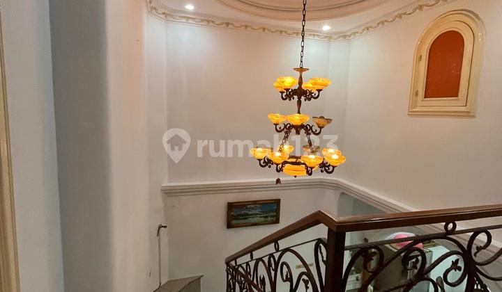 Turun Harga Rumah di Taman Grisenda 6X20 2,5Lantai Semi Furnished 2