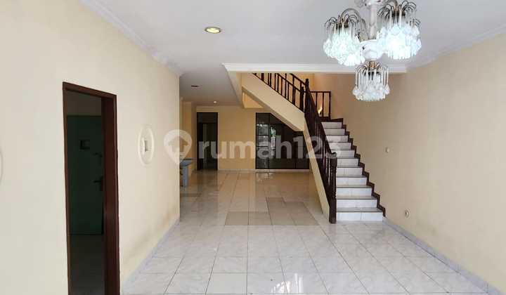 Rumah pik1 camar 7x23 2lantai unfurnish rapih seperti rumah baru