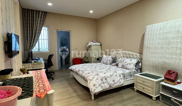 Crown Golf House Pik1 Semi Furnished Renovated Lake View 2