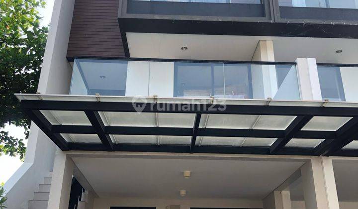 Rumah GolfIsland 5x17 3Lantai Unfurnished Hoek 1