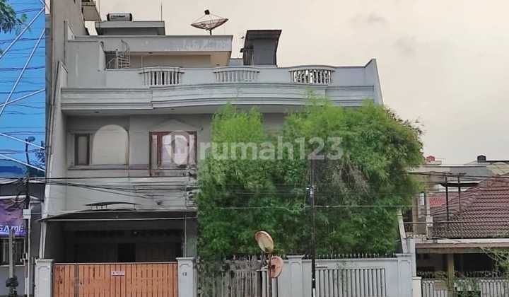 Muara Karang Block 1 House 15x25 Location by the Main Road 1