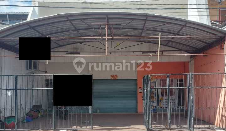 2035. Business House for Sale in Manukan Krajan, Tandes, West Surabaya.