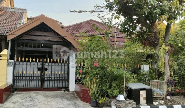 2029. Rumah di Jalan Ketintang Permai Surabaya Selatan