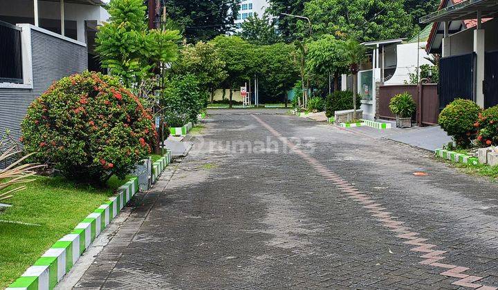 1452. Rumah Tenggilis Utara  4