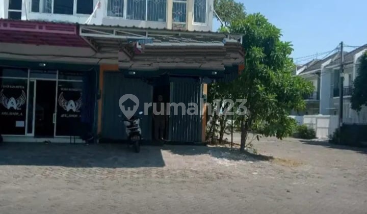 1419. East Green Mansion Shophouse, Waru, Sidoarjo 1419. East Green Mansion Shophouse, Waru, Sidoarjo