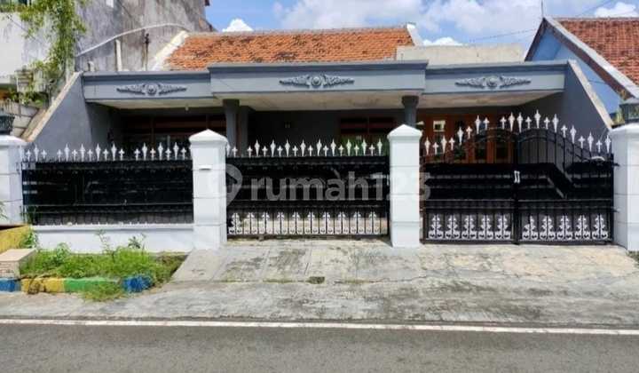 Lot 81. Rungkut Asri Timur House, Surabaya, East Java