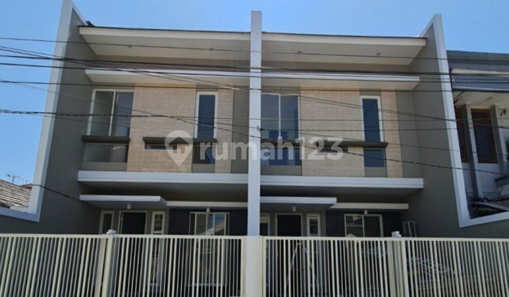 Fr09. Rumah Klampis Harapan Surabaya Timur