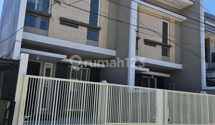 Fr09. Rumah Klampis Harapan Surabaya Timur 2