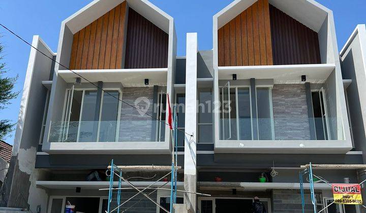 Li55. Rumah Manyar Kertoadi Surabaya Timur 1