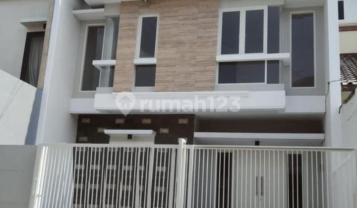 Li58 Rumah di Perumahan Purimas Taman Gianyar  2