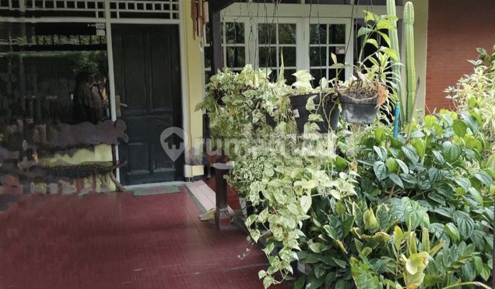 2029. Rumah di Jalan Ketintang Permai Surabaya Selatan 2